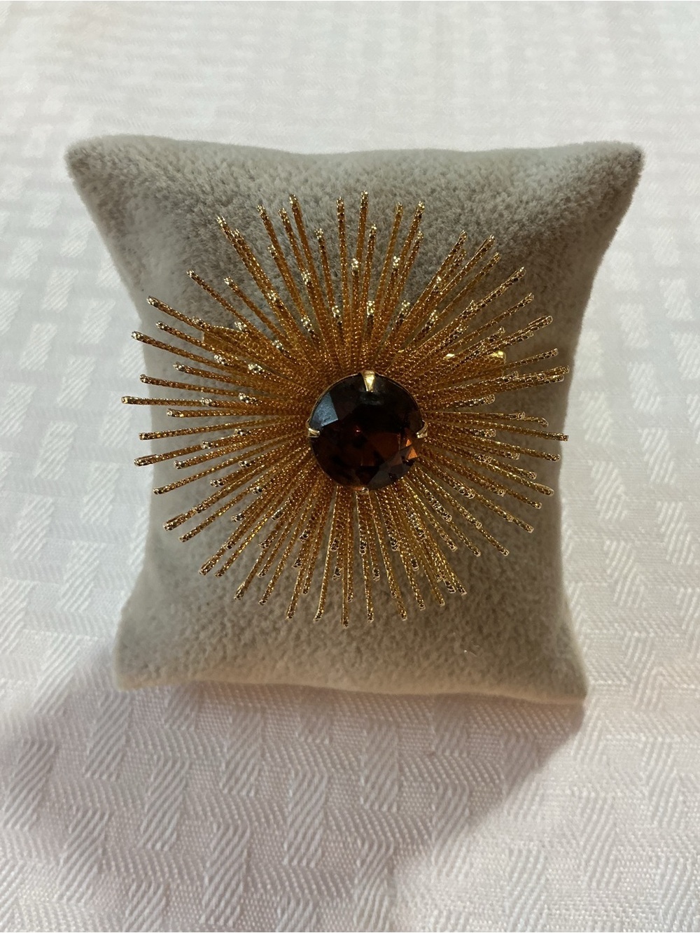 Sarah Coventry Vintage “Golden Mum” Starburst Brooch - Picture 1 of 5